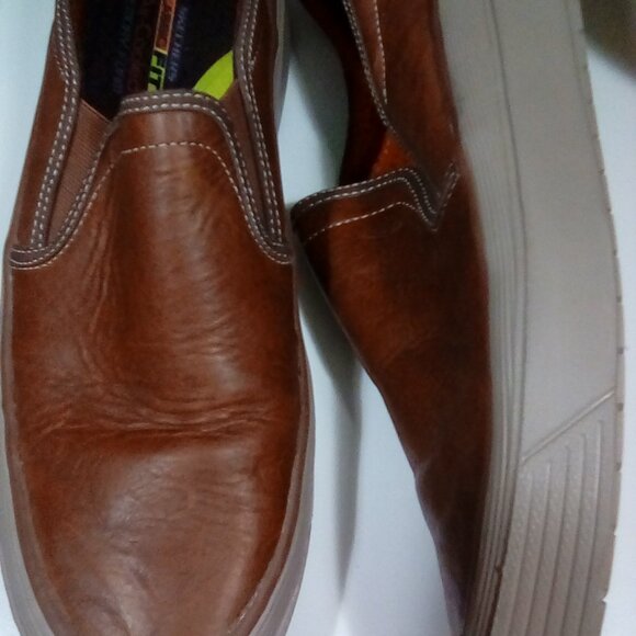 Skecher -Kalister slip in